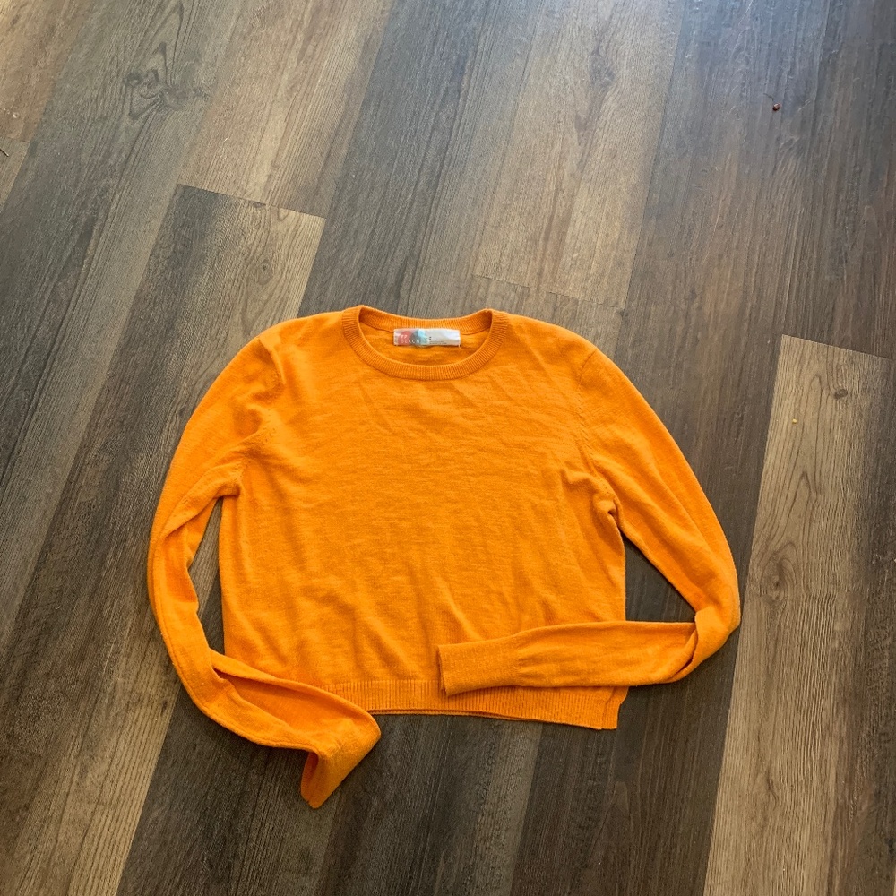 Free People beach side slip crop sweater.‎ Worn twice